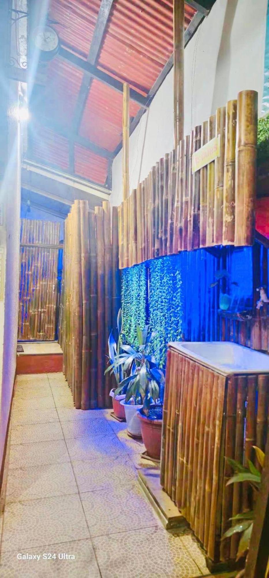 Lolo Bob'S Bed And Breakfast 爱妮岛 外观 照片