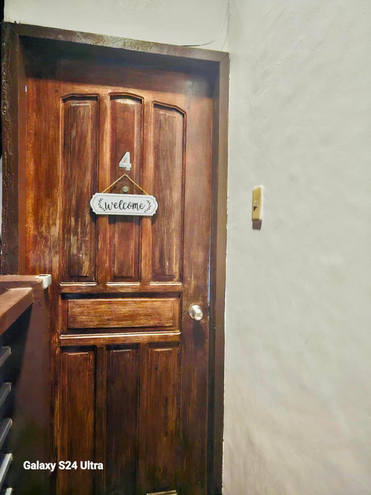 Lolo Bob'S Bed And Breakfast 爱妮岛 外观 照片