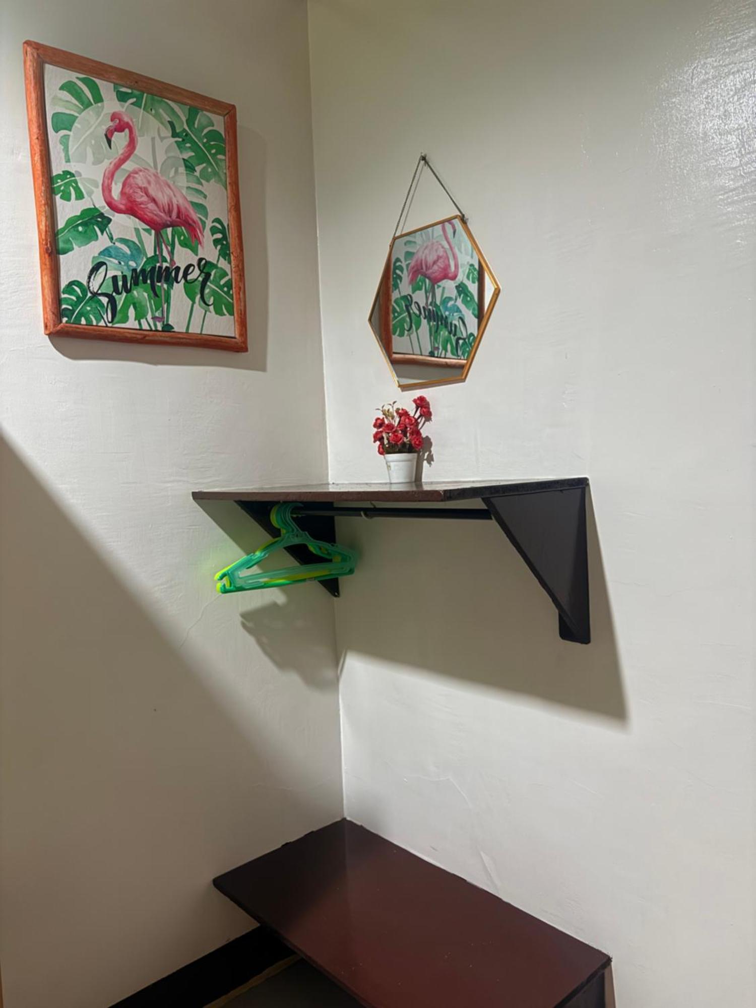 Lolo Bob'S Bed And Breakfast 爱妮岛 外观 照片