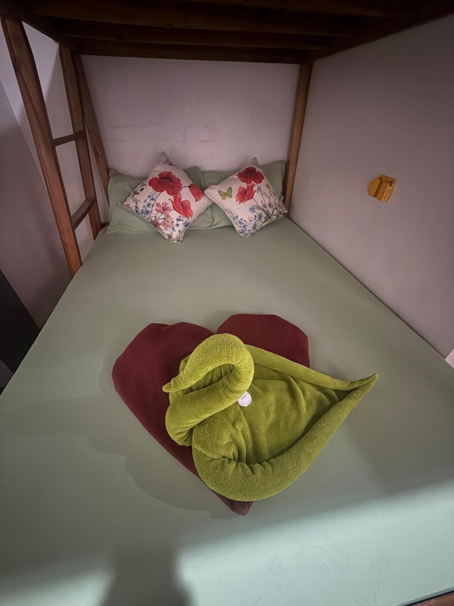 Lolo Bob'S Bed And Breakfast 爱妮岛 外观 照片