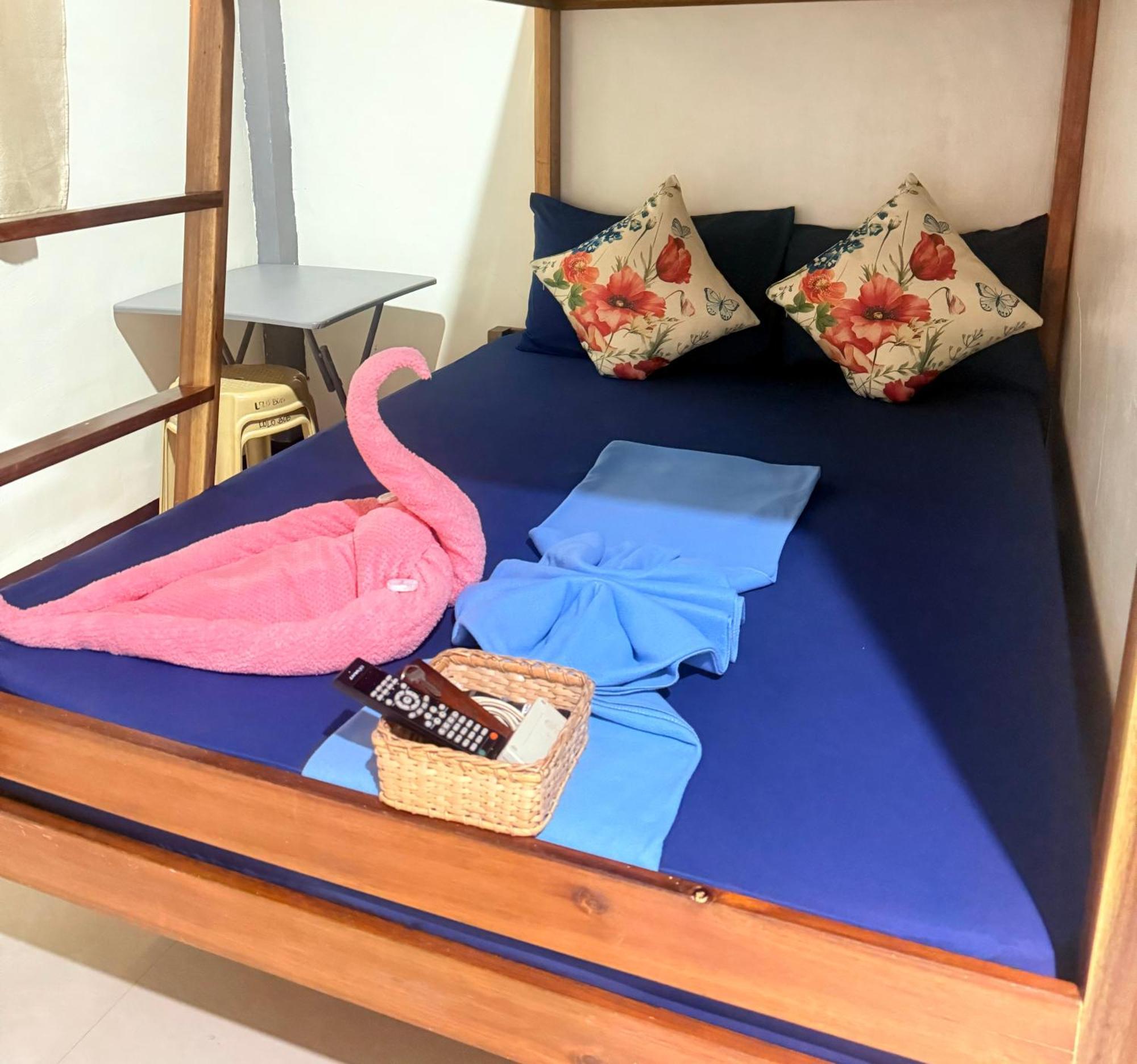 Lolo Bob'S Bed And Breakfast 爱妮岛 外观 照片