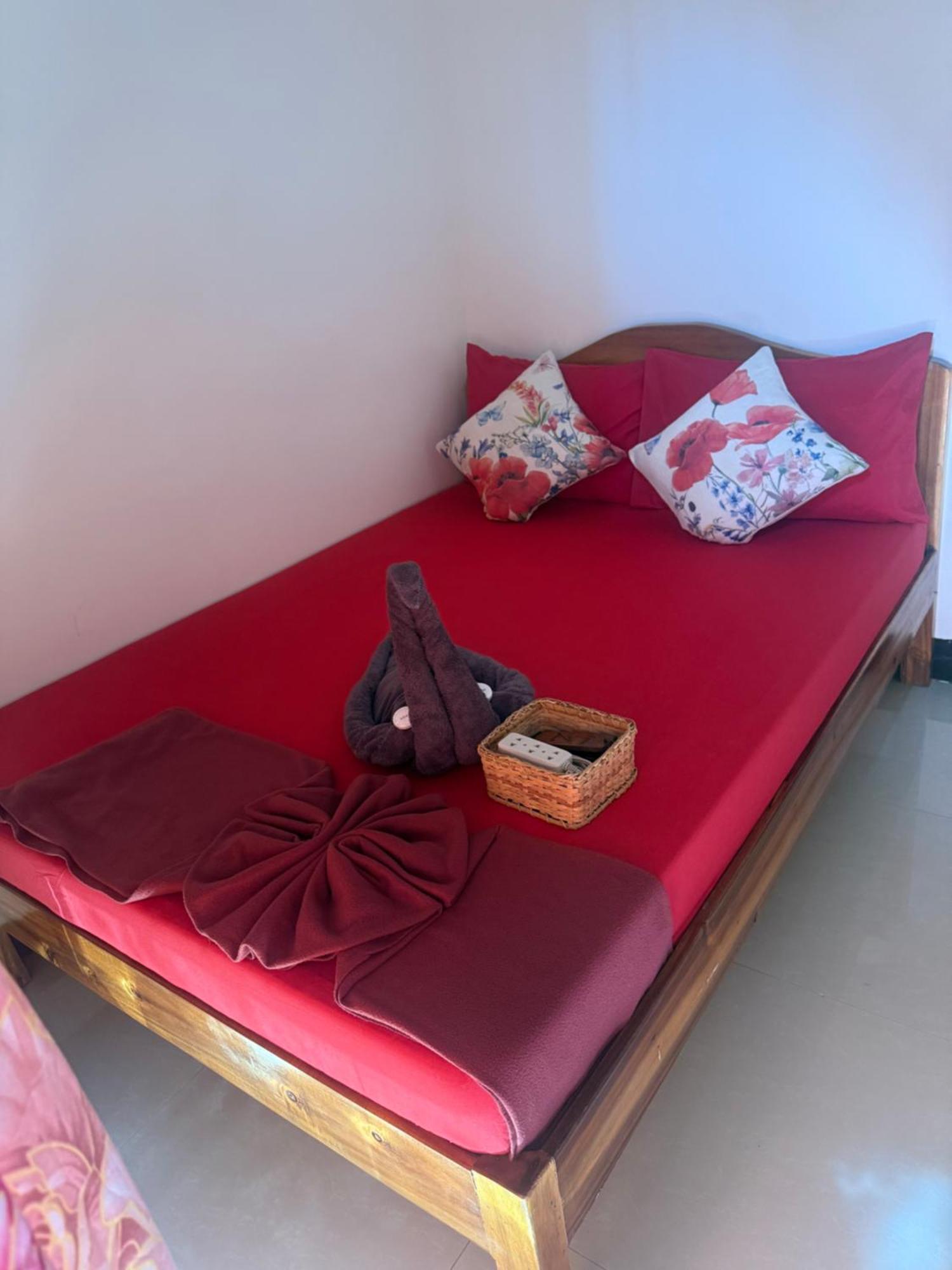 Lolo Bob'S Bed And Breakfast 爱妮岛 外观 照片