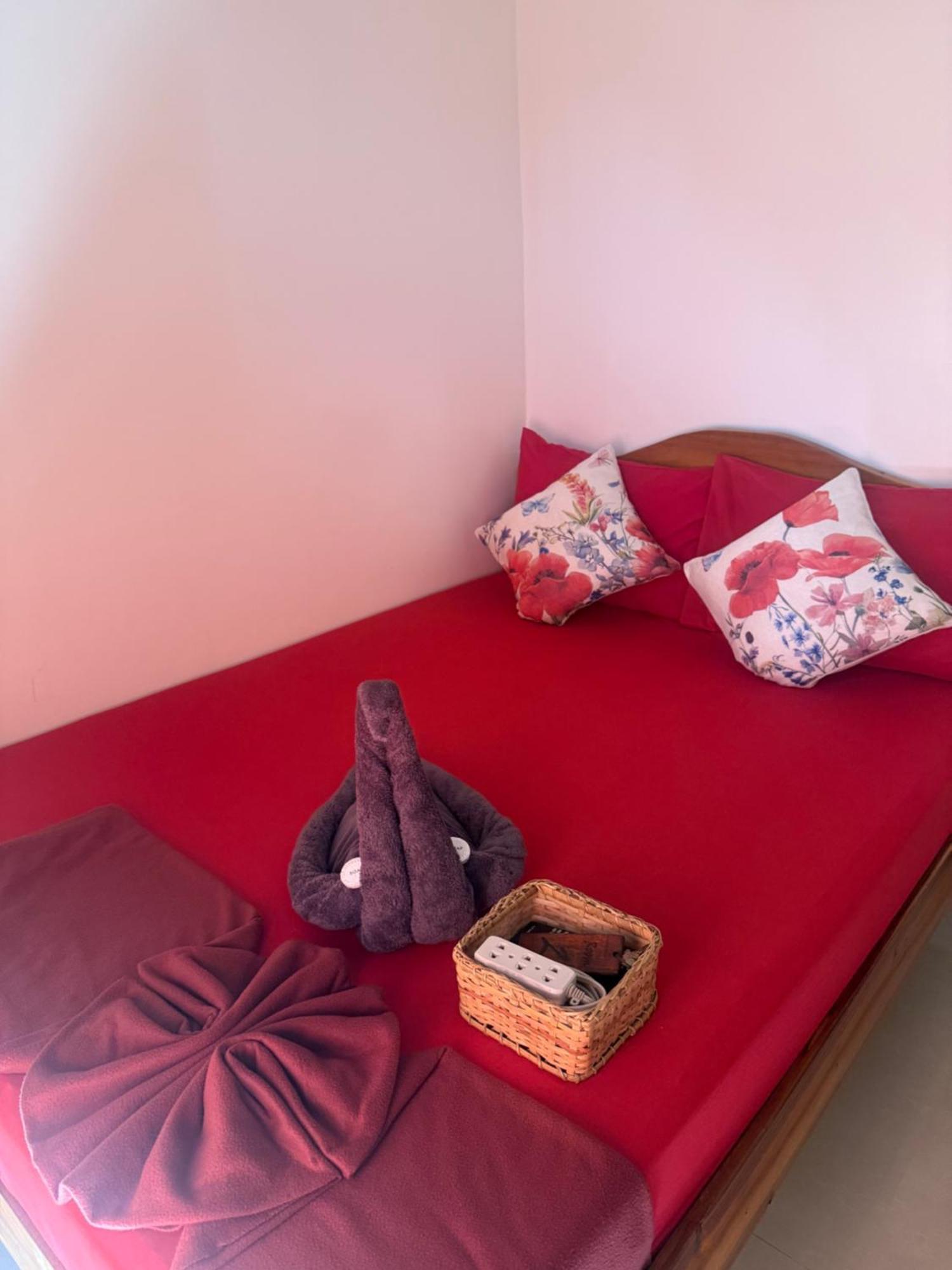 Lolo Bob'S Bed And Breakfast 爱妮岛 外观 照片